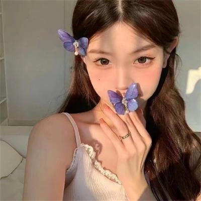 色肉毒蝎女